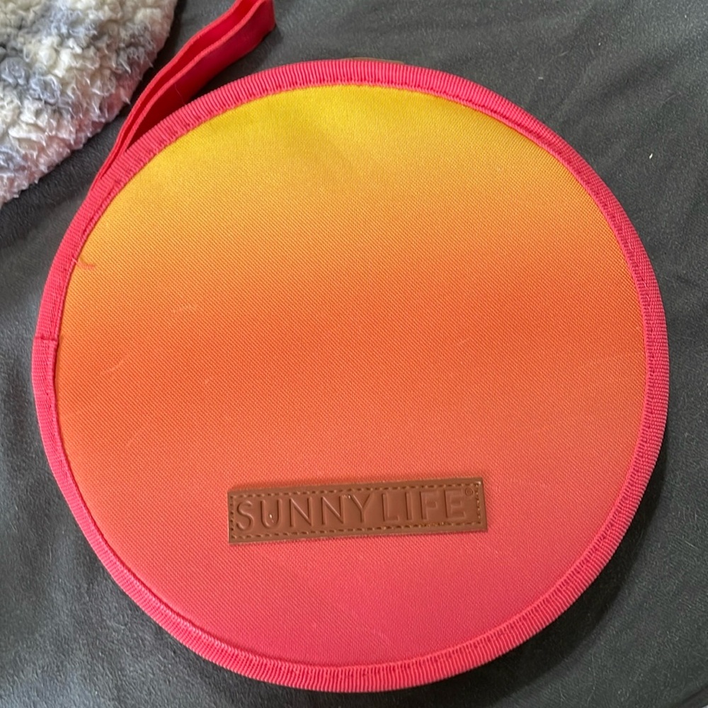 Travel plates and utensils